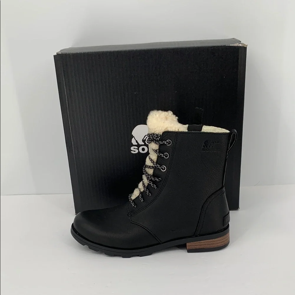 Sorel Emelie Short Lace Cozy Boots black leather shearling winter waterproof 7